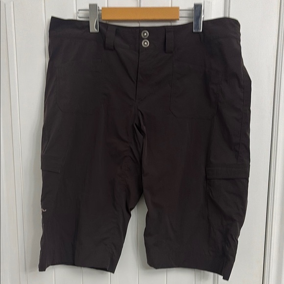 Arc'teryx Pants - ARC’TERYX Women’s Cargo Shorts in Chocolate Brown